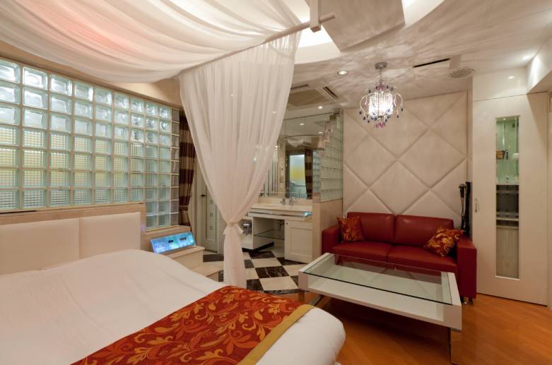 HOTEL an